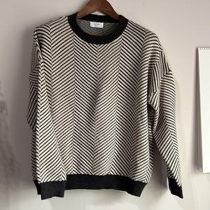 NWOT Charcoal and Cream Geometric SWEATER oversized SMALL